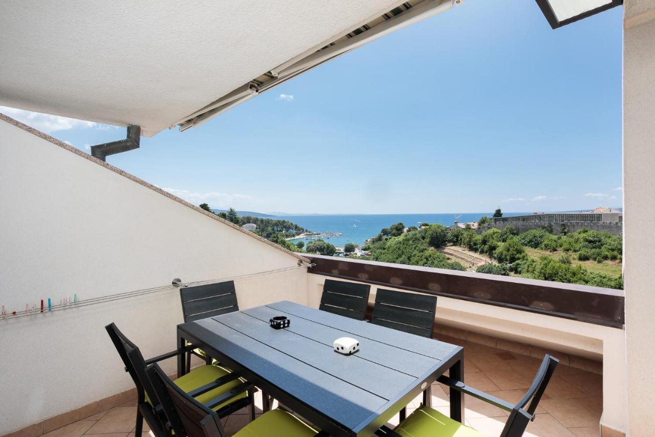 Apartments Delfin Krk Town Exterior photo