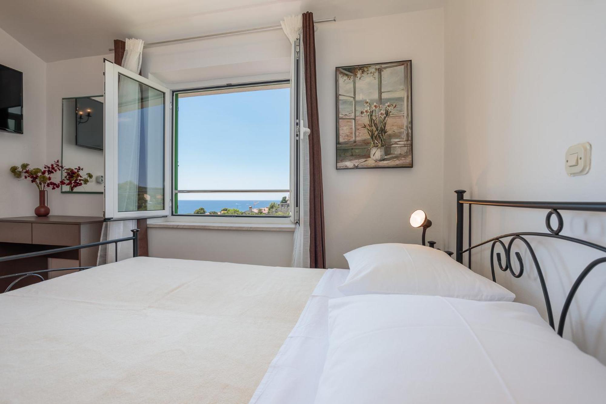Apartments Delfin Krk Town Exterior photo